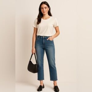 Sigird Olsen stonewashed vintage denim jeans snap & zip waist. Snap back pockets